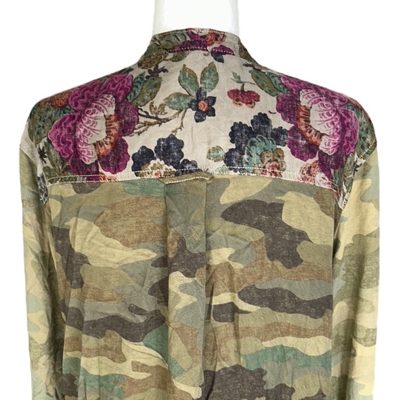 Anthropologie Pilcro Camo Leopard Floral Print Relaxed Button Down Shirt - XS - Picture 10 of 15